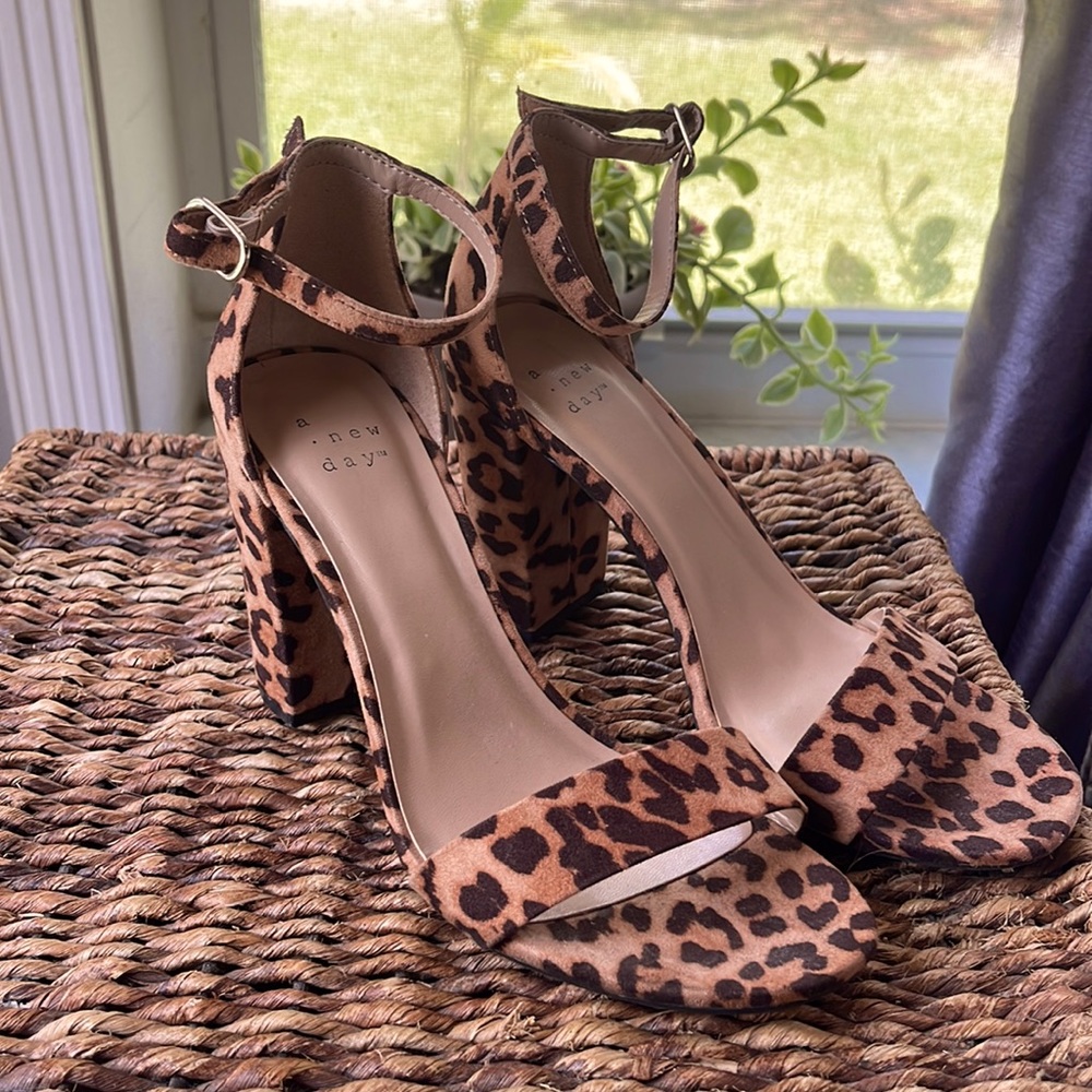 A new day 🐆 heels??? How else loves target I DO!!!!!
